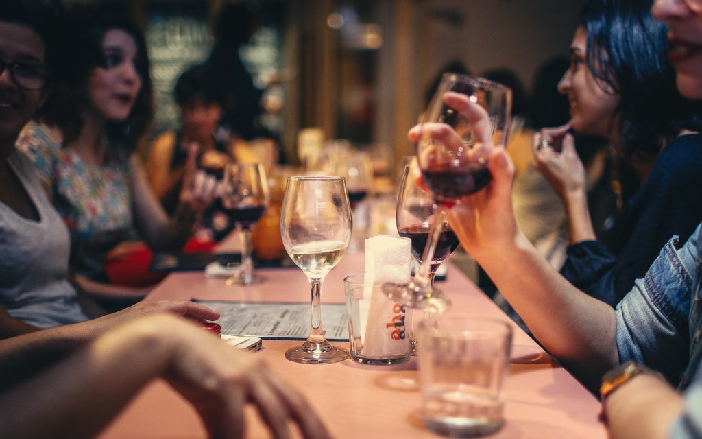 How to Split Restaurant Checks with Apple Pay Cash